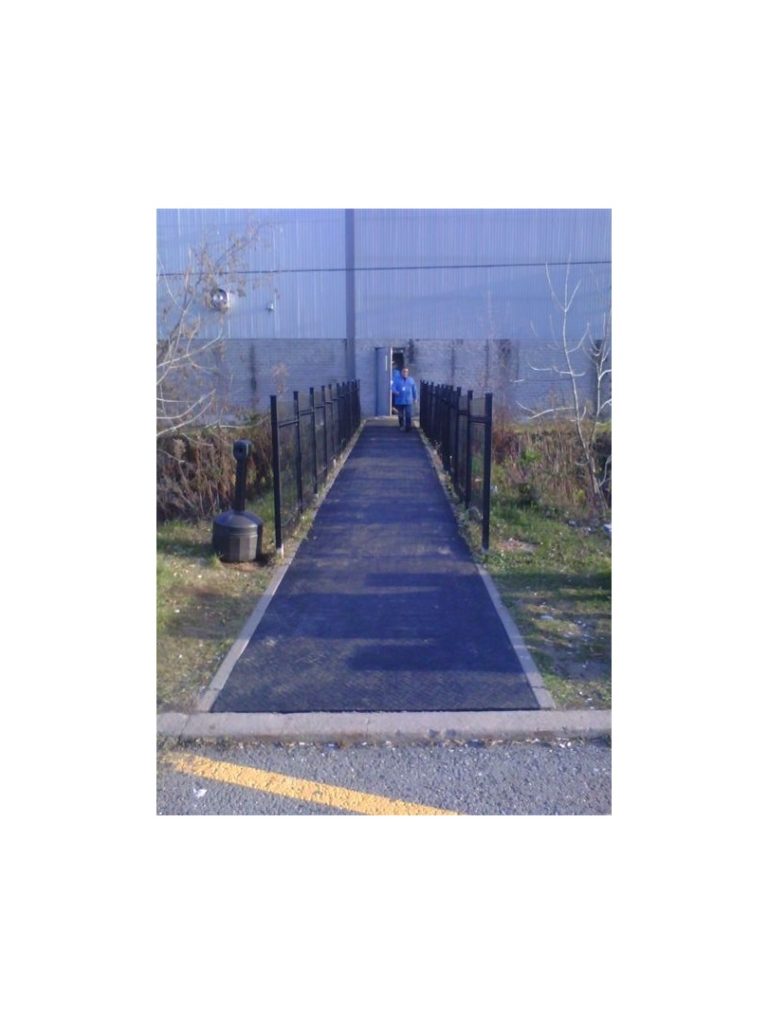 tapis caoutchouc exterieur antiderapant Sécurisation d’une passerelle avec un tapis de caoutchouc antidérapant pour l’extérieur à Québec
